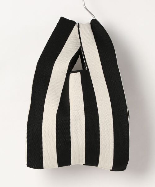 HIKA（ヒカ）の「【HIKA】総柄マルシェ型 BAG（ハンドバッグ・レディース・ブラック×ホワイト/マルチ/アニマル/ホワイト×ブラック/ブラック系その他2/ブラック系その他/グリーン系その他/その他3/その他/その他1/その他2/グリーン系その他2/パープル系その他・FREE）」の3枚目の写真