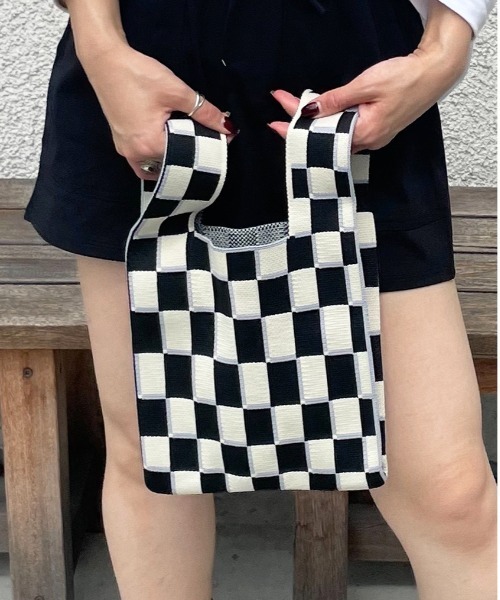 HIKA（ヒカ）の「【HIKA】総柄マルシェ型 BAG（ハンドバッグ・レディース・ブラック×ホワイト/マルチ/アニマル/ホワイト×ブラック/ブラック系その他2/ブラック系その他/グリーン系その他/その他3/その他/その他1/その他2/グリーン系その他2/パープル系その他・FREE）」の5枚目の写真