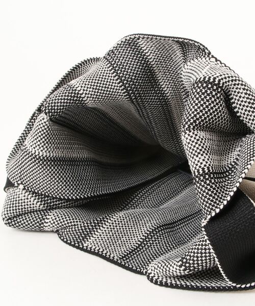 HIKA（ヒカ）の「【HIKA】総柄マルシェ型 BAG（ハンドバッグ・レディース・ブラック×ホワイト/マルチ/アニマル/ホワイト×ブラック/ブラック系その他2/ブラック系その他/グリーン系その他/その他3/その他/その他1/その他2/グリーン系その他2/パープル系その他・FREE）」の16枚目の写真