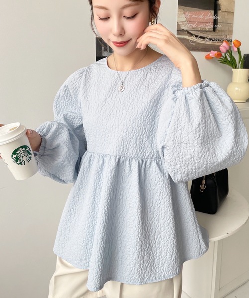 moment+（モーメントプラス）の「エンボスふくれフラワー