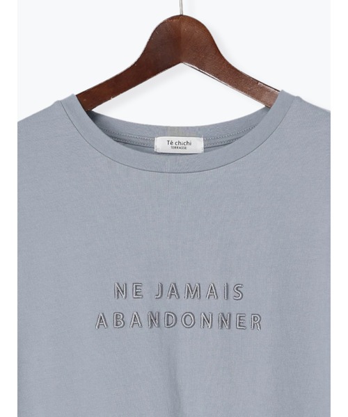 Te chichi TERRASSE(テチチテラス)の「立体刺繍ロゴTシャツ(Tシャツ/カットソー・レディース・グレー/オフホワイト/サックスブルー・F)」の7枚目の写真