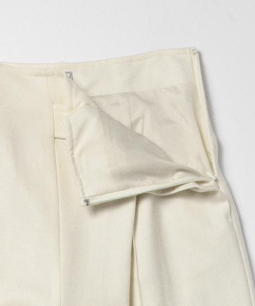 Demi-Luxe BEAMS（デミルクス ビームス）の「【Marisol11月号掲載】THE IRON / ボタンバギーパンツ（その他パンツ・レディース・ホワイト/ブラック・SMALL/MEDIUM）」の5枚目の写真