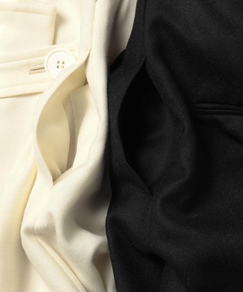 Demi-Luxe BEAMS（デミルクス ビームス）の「【Marisol11月号掲載】THE IRON / ボタンバギーパンツ（その他パンツ・レディース・ホワイト/ブラック・SMALL/MEDIUM）」の13枚目の写真