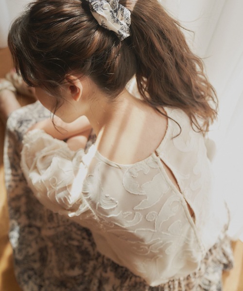 idem（イデム）の「sheer jacquard volume blouse/シアージャガードブラウス【idem×MERY】（Tシャツ/カットソー・レディース・ピンク/アイボリー/ブラック・FREE）」の11枚目の写真