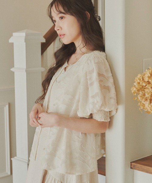 シアージャカードブラウス Sheer Jacquard Blouse SHEER JACQUARD BLOUSE(ｼｱｰｼﾞｬｶｰﾄﾞﾌﾞﾗｳｽ)