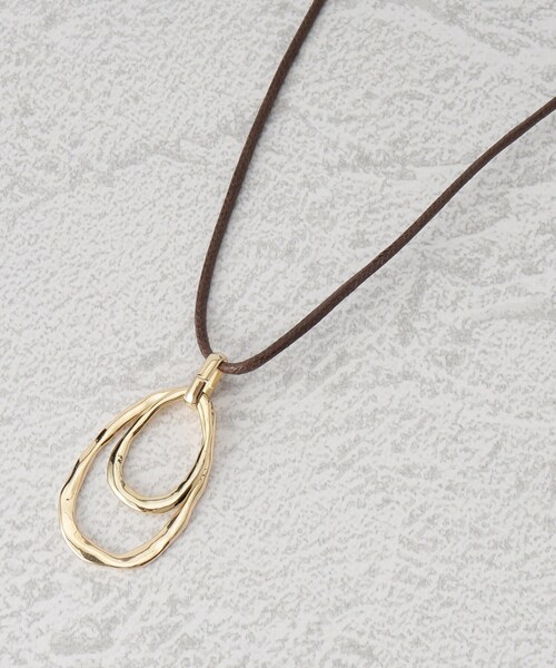 OPAQUE.CLIP(オペークドットクリップ)の「◆変形メタルモチーフコードネックレス(ネックレス・レディース・シルバー/ゴールド・00)」の2枚目の写真