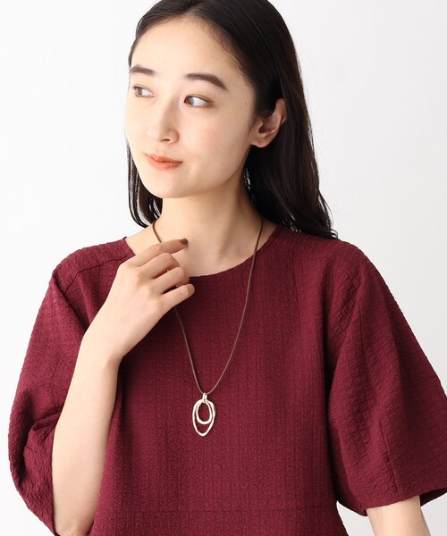 OPAQUE.CLIP(オペークドットクリップ)の「◆変形メタルモチーフコードネックレス(ネックレス・レディース・シルバー/ゴールド・00)」の4枚目の写真