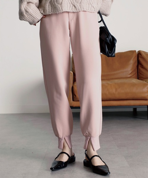 RANAN（ラナン）の「裏起毛裾スリットジョガーパンツ（その他パンツ・レディース・アイボリー/ブラック/ブルー/チャコール/ピンク・M/L/S/LL）」の5枚目の写真