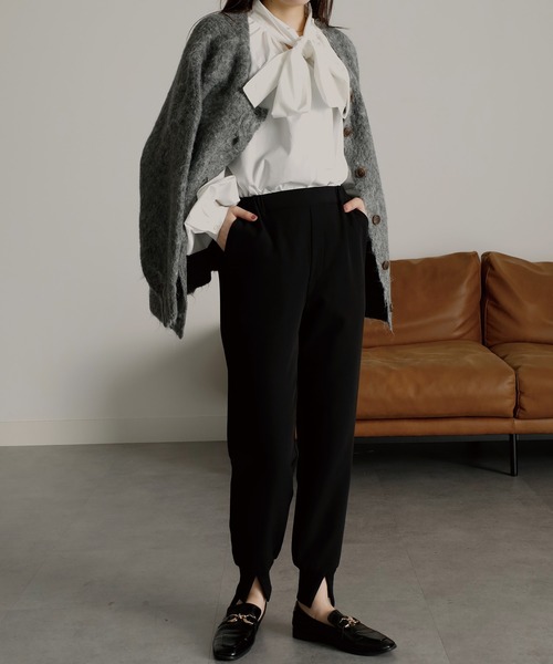 RANAN（ラナン）の「裏起毛裾スリットジョガーパンツ（その他パンツ・レディース・アイボリー/ブラック/ブルー/チャコール/ピンク・M/L/S/LL）」の16枚目の写真