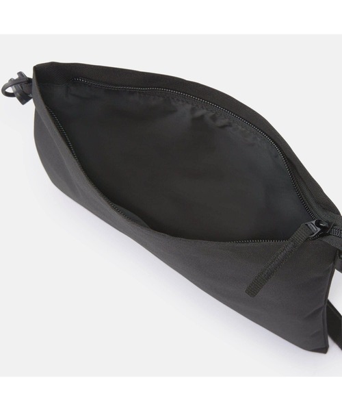 無印良品(ムジルシリョウヒン)の「ポーチとしても使える 撥水 サコッシュ(ショルダーバッグ・レディース・ブラック/ベージュ系1/ダークブラウン・FREE)」の5枚目の写真