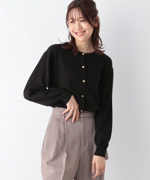 GLOBAL WORK(グローバルワーク)の「洗えるクルーカーディガン/MATINEE LINE/967667(カーディガン/ボレロ・レディース・マスタード/ブラック/グレイッシュベージュ/ブルー系その他6・MEDIUM/LARGE)」の2枚目の写真
