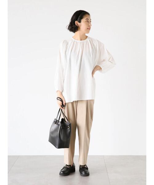 Lugnoncure（ルノンキュール）の「合皮巾着バッグ（ハンドバッグ・レディース・ブラック/ブルー/シルバー・F）」の5枚目の写真