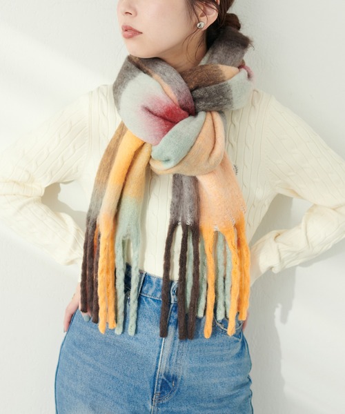 natural couture（ナチュラルクチュール）の「起毛フェイクウールチェックマフラー（ストール/ショール・レディース・オレンジ/グリーン/ブルー・FREE）」の12枚目の写真