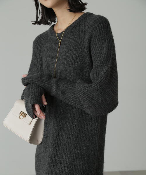 FREE'S MART（フリーズマート）の「ボリュームスリーブ畦ニットワンピース（ワンピース・レディース・ブラック/ライトグリーン/ベージュ・SMALL/MEDIUM）」の7枚目の写真