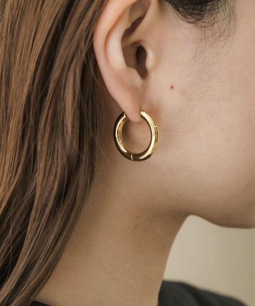 【両耳用】 フープ ピアス- CHANSON 301（WH） CAREERING - 【両耳用】 フープ ピアス- CHANSON 301（WH