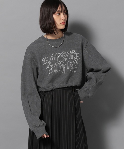 Anui(アニュイ)の「【UNISEX】フレームロゴドロストスウェット(スウェット・レディース・ブラック系/グレー・SMALL/MEDIUM)」の3枚目の写真