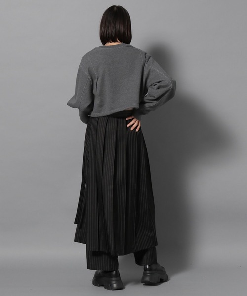 Anui(アニュイ)の「【UNISEX】フレームロゴドロストスウェット(スウェット・レディース・ブラック系/グレー・SMALL/MEDIUM)」の8枚目の写真