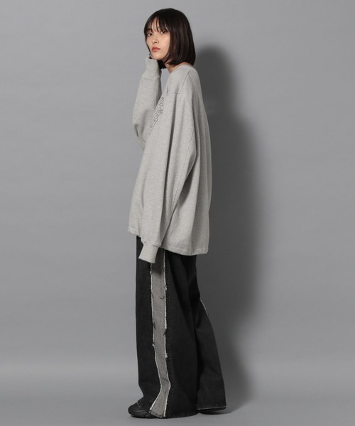 Anui(アニュイ)の「【UNISEX】フレームロゴドロストスウェット(スウェット・レディース・ブラック系/グレー・SMALL/MEDIUM)」の17枚目の写真