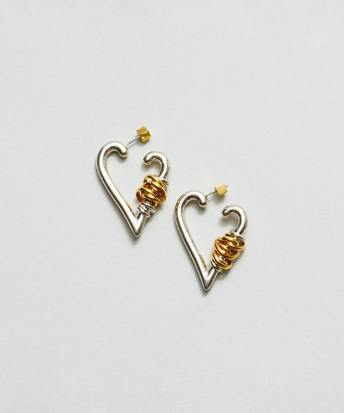 LAPUIS(ラピュイ)の「【LAPUIS】コイルハートフープピアス 234-220101(ピアス(両耳用)・レディース・ゴールド/マルチ/シルバー・FREE)」の2枚目の写真
