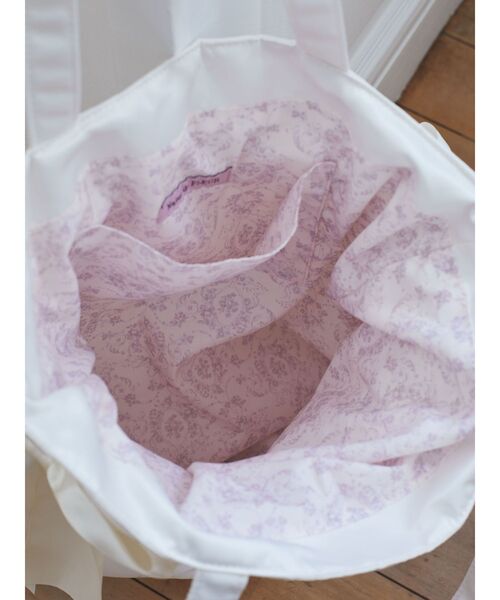 Maison de FLEUR(メゾンドフルール)の「ダブルリボンギャザートートバッグ(トートバッグ・レディース・ピンクベージュ/ブラック/アイボリー/ネイビー・FREE)」の20枚目の写真