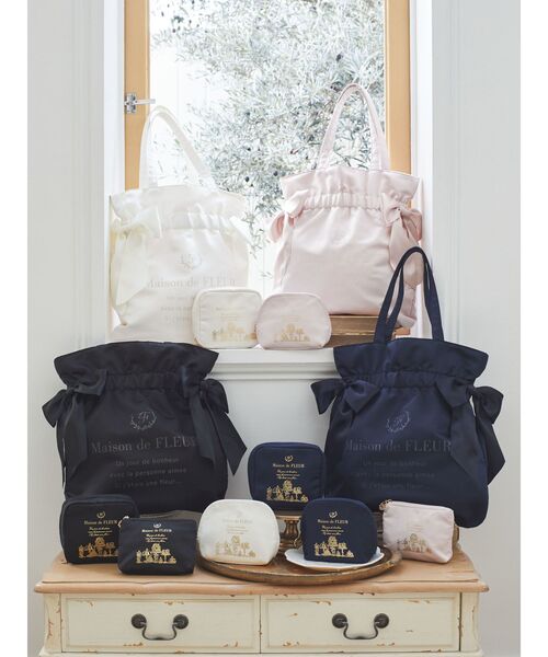 Maison de FLEUR(メゾンドフルール)の「ダブルリボンギャザートートバッグ(トートバッグ・レディース・ピンクベージュ/ブラック/アイボリー/ネイビー・FREE)」の22枚目の写真