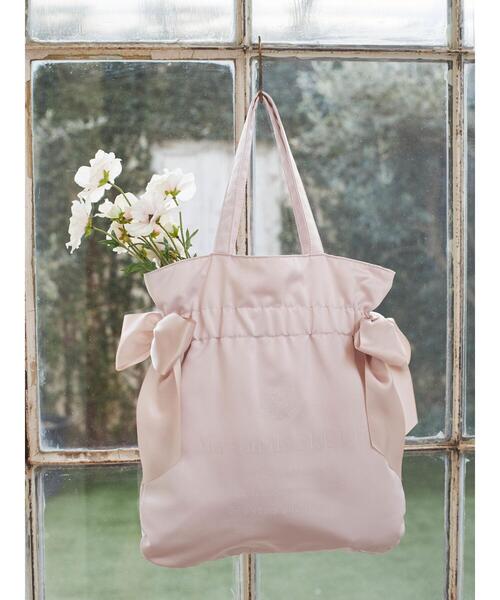 Maison de FLEUR(メゾンドフルール)の「ダブルリボンギャザートートバッグ(トートバッグ・レディース・ピンクベージュ/ブラック/アイボリー/ネイビー・FREE)」の4枚目の写真