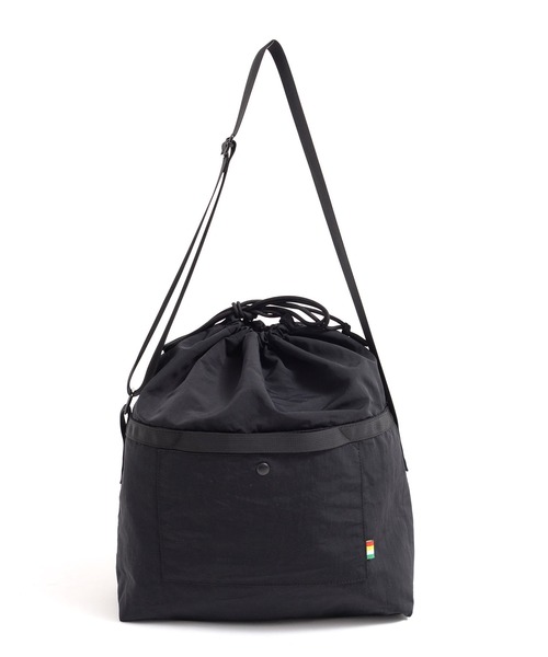 Arnold Palmer（アーノルドパーマー）の「ドローコード シェア ショルダｰバッグ（ショルダーバッグ・レディース・ブラック/カーキ・F）」の2枚目の写真