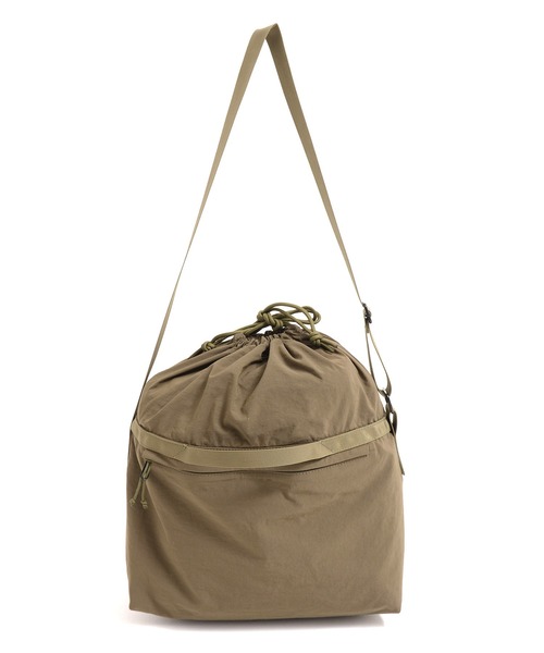 Arnold Palmer（アーノルドパーマー）の「ドローコード シェア ショルダｰバッグ（ショルダーバッグ・レディース・ブラック/カーキ・F）」の9枚目の写真