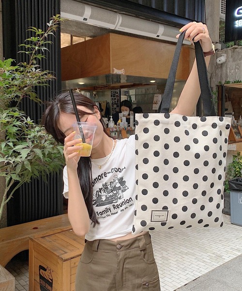 Mignonjour(ミニョンジュール)の「Mignonjour/ドット柄トートバッグ M2311(トートバッグ・レディース・ホワイト/ブラック・FREE)」の1枚目の写真