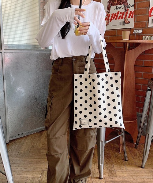 Mignonjour(ミニョンジュール)の「Mignonjour/ドット柄トートバッグ M2311(トートバッグ・レディース・ホワイト/ブラック・FREE)」の5枚目の写真