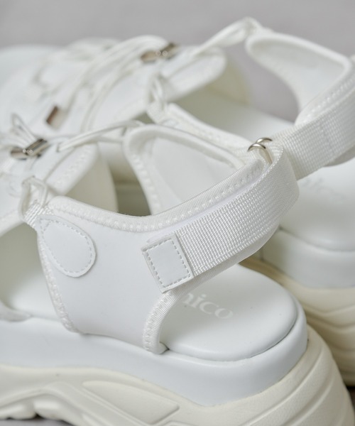 Chico(チコ)の「ドロストバルキーソールスポサン(サンダル・レディース・ブラック/グレー/ホワイト・LARGE/MEDIUM/SMALL)」の4枚目の写真