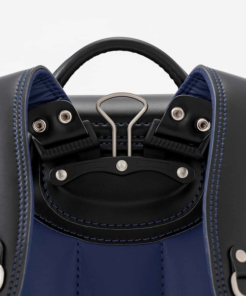 GAP（ギャップ）の「GAP(ギャップ)トラディショナルチェックランドセル（ランドセル・キッズ・ブラック/ブラック×レッド/ブラック×ブルー/ネイビー・ONE SIZE）」の8枚目の写真