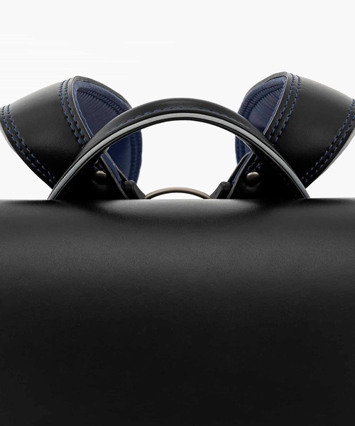 GAP（ギャップ）の「GAP(ギャップ)トラディショナルチェックランドセル（ランドセル・キッズ・ブラック/ブラック×レッド/ブラック×ブルー/ネイビー・ONE SIZE）」の10枚目の写真