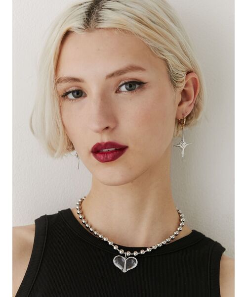 jouetie（ジュエティ）の「アクリルハートモチーフネックレス（ネックレス・レディース・オフホワイト/クリア・FREE）」の2枚目の写真