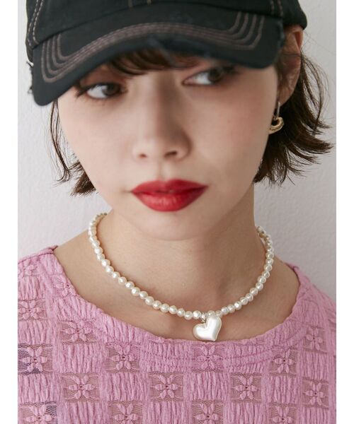 jouetie（ジュエティ）の「アクリルハートモチーフネックレス（ネックレス・レディース・オフホワイト/クリア・FREE）」の13枚目の写真