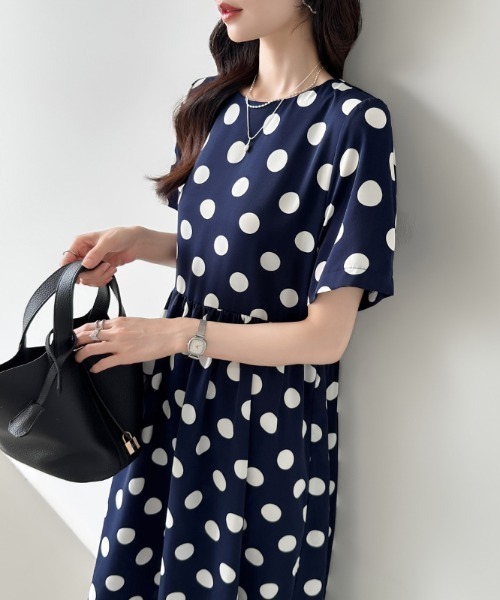 COCOMOMO(ココモモ)の「ドットワンピース フレアワンピース ウエストギャザー ドット柄 半袖 ワンピース ロング 夏服(ワンピース・レディース・ブラック/ネイビー・M/L/XL)」の15枚目の写真