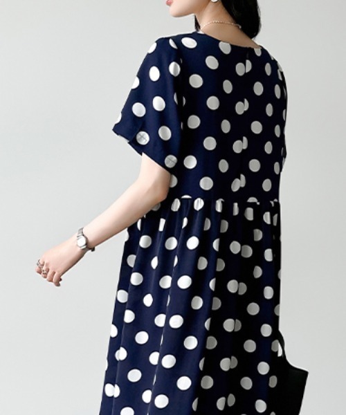 COCOMOMO(ココモモ)の「ドットワンピース フレアワンピース ウエストギャザー ドット柄 半袖 ワンピース ロング 夏服(ワンピース・レディース・ブラック/ネイビー・M/L/XL)」の16枚目の写真