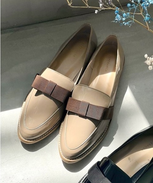 ESPERANZA(エスペランサ)の「リボン付きローファー 24SS(その他シューズ・レディース・ベージュ系1/ブラック系1・S/M/L/LL)」の2枚目の写真