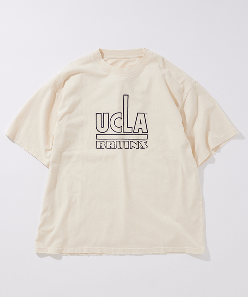 JOURNAL STANDARD(ジャーナルスタンダード)の「UCLA for JOURNAL STANDARD 別注 プリントTシャツ(Tシャツ/カットソー・メンズ・アイボリー/サックスブルー/ブラック系その他/グレー/ネイビー/イエロー・MEDIUM/LARGE/X-LARGE)」の2枚目の写真