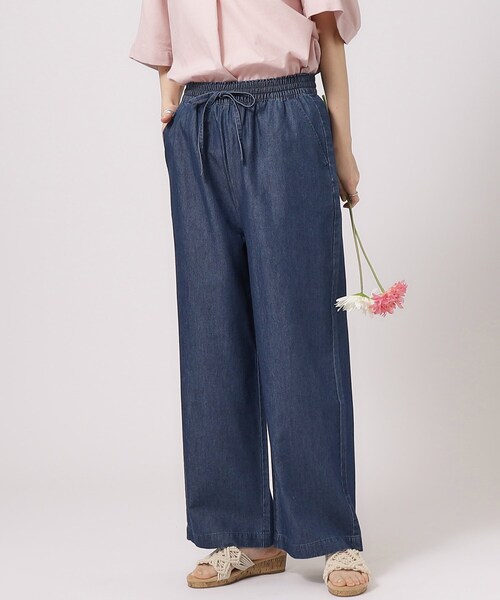 SHOO・LA・RUE（シューラルー）の「◆【洗える】大人の柔らかデニムワイドパンツ（デニムパンツ・レディース・ネイビー/ブルー系その他・03/04/02）」の2枚目の写真