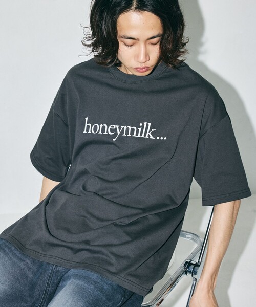 FREAK'S STORE（フリークスストア）の「限定展開 ビッグシルエット ロゴプリント クルーネック Tシャツ / honeymilk（Tシャツ/カットソー・メンズ・ネイビー/チャコールグレー/サックスブルー/ホワイト・SMALL/LARGE/MEDIUM）」の17枚目の写真