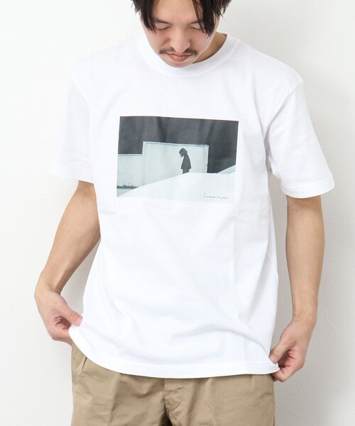 NOLLEY’S(ノーリーズ)の「Landscape with people T-shirts フォトプリントTシャツ(Tシャツ/カットソー・メンズ・オフホワイト/チャコールグレー/グレー/ブラック/ホワイト/キナリ・M/L/S)」の7枚目の写真