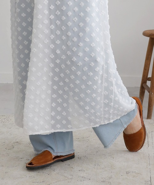 Crisp(クリスプ)の「【ZOZO限定】フラワージャカードシアーワンピース(ワンピース・レディース・ホワイト・FREE)」の11枚目の写真