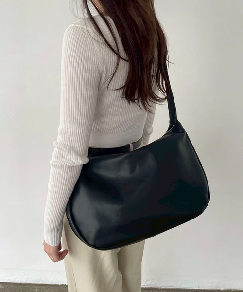 EFOLE（エフォル）の「【ZOZO限定】Round shoulder bag / ラウンド ショルダーバッグ（ショルダーバッグ・レディース・ブラック/ベージュ・FREE）」の15枚目の写真