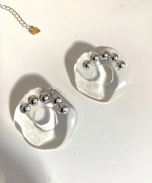 Q（キュー）の「クリアドーナツピアス（ピアス（両耳用）・レディース・シルバー・FREE）」の4枚目の写真