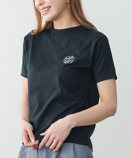 mili an deni(ミリアンデニ)の「半袖ワンポイントロゴ刺繍Tシャツ(Tシャツ/カットソー・レディース・オフホワイト/チャコールグレー/ブラック・M/L)」の15枚目の写真