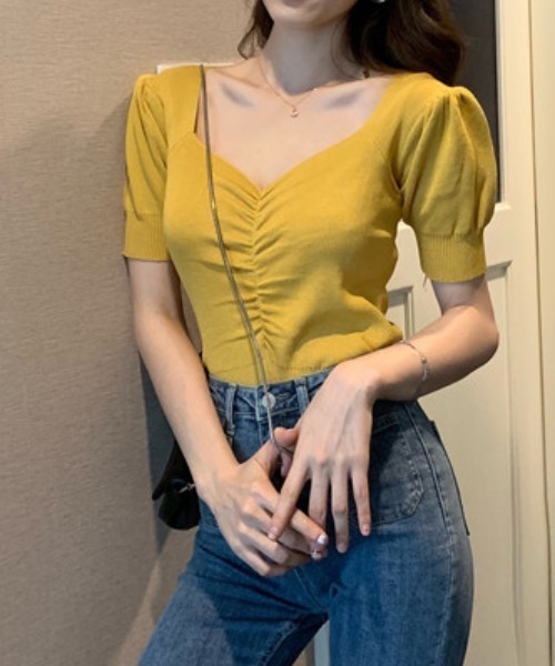 Per sist ence(パーシエンス)の「Vネックフロントシャーリングパフスリーブトップス(Tシャツ/カットソー・レディース・マスタード/レッド/ピンク/ホワイト/ブラック/アイボリー・FREE)」の5枚目の写真