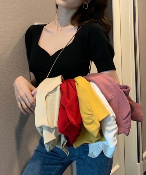 Per sist ence(パーシエンス)の「Vネックフロントシャーリングパフスリーブトップス(Tシャツ/カットソー・レディース・マスタード/レッド/ピンク/ホワイト/ブラック/アイボリー・FREE)」の17枚目の写真