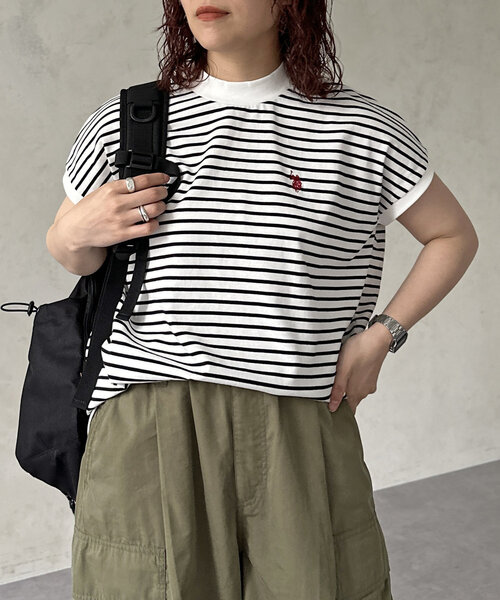 U.S. POLO ASSN.(ユーエスポロアッスン)の「【U.S. POLO ASSN.】モックネックTシャツ(Tシャツ/カットソー・レディース・ホワイト/ブラック/レッド/オフホワイト/イエロー/ネイビー・FREE)」の1枚目の写真