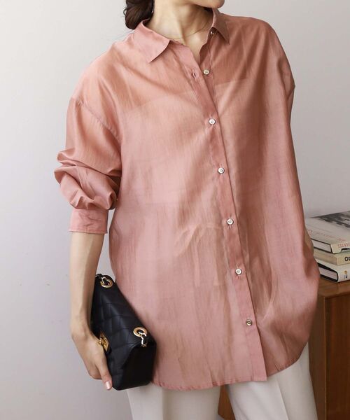 le.coeur blanc（ルクールブラン）の「【飯豊まりえさん着用】シアーオーバーレギュラーカラーシャツ（シャツ/ブラウス・レディース・ピンク/キャメル/ベージュ・38）」の3枚目の写真